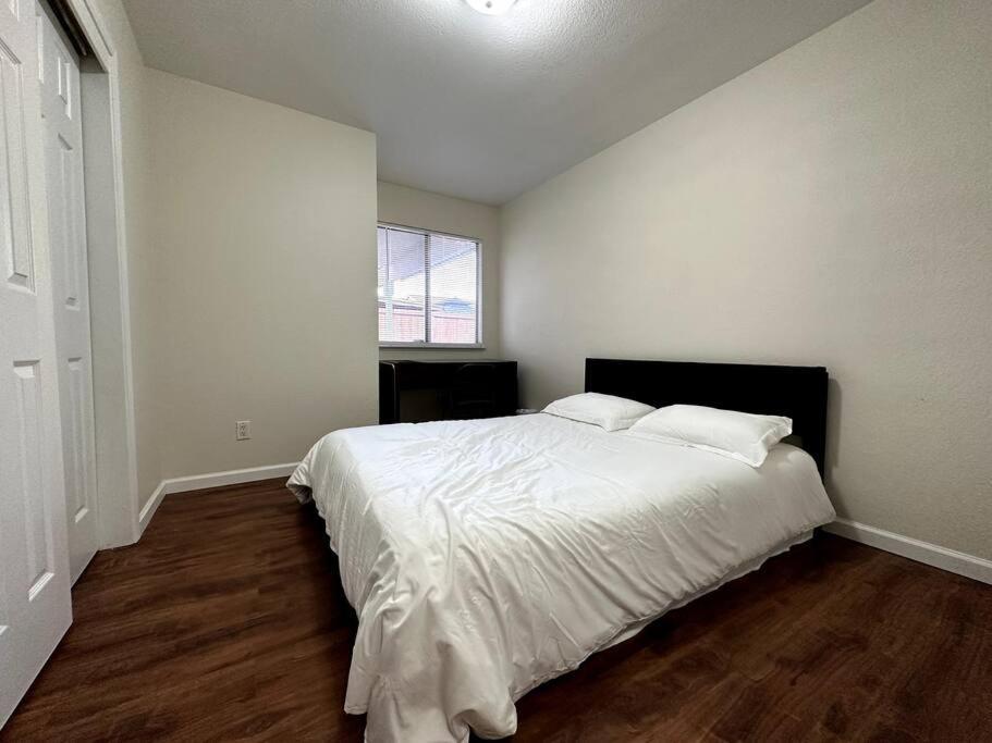 Comfortable House W/ Wi-Fi/Tv - Turlock,Ca Екстериор снимка