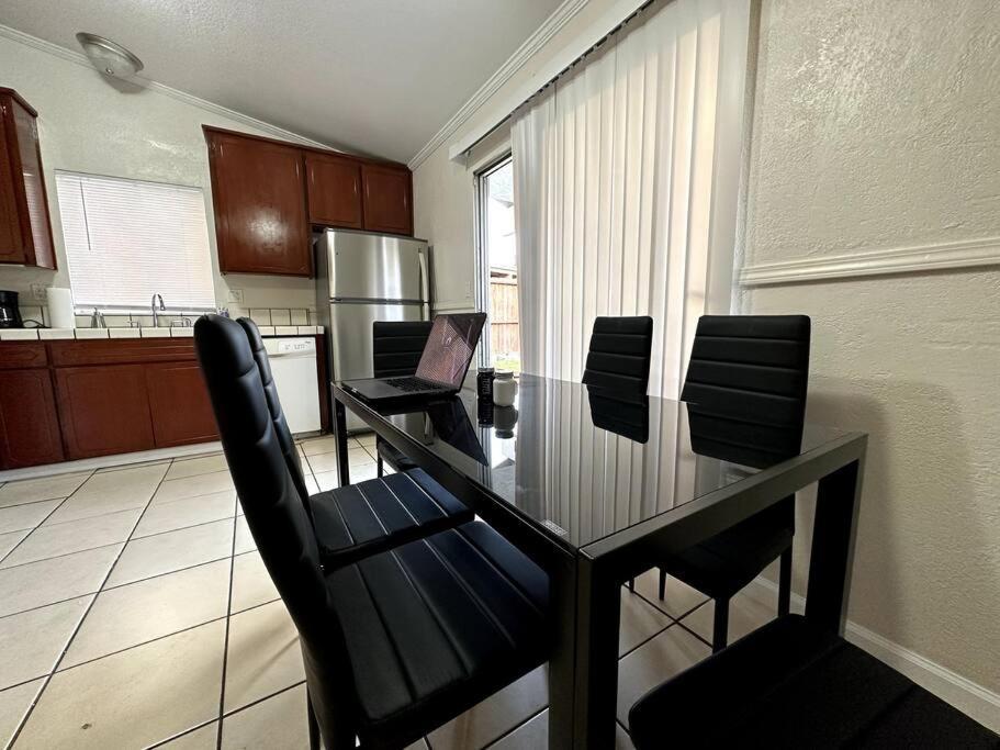 Comfortable House W/ Wi-Fi/Tv - Turlock,Ca Екстериор снимка